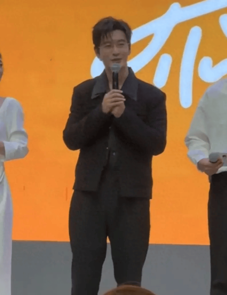 热搜第一！黄晓明女友叶珂吐槽陶喆的歌丢人<strong></p>
<p>广发证券开户</strong>，陶喆回应