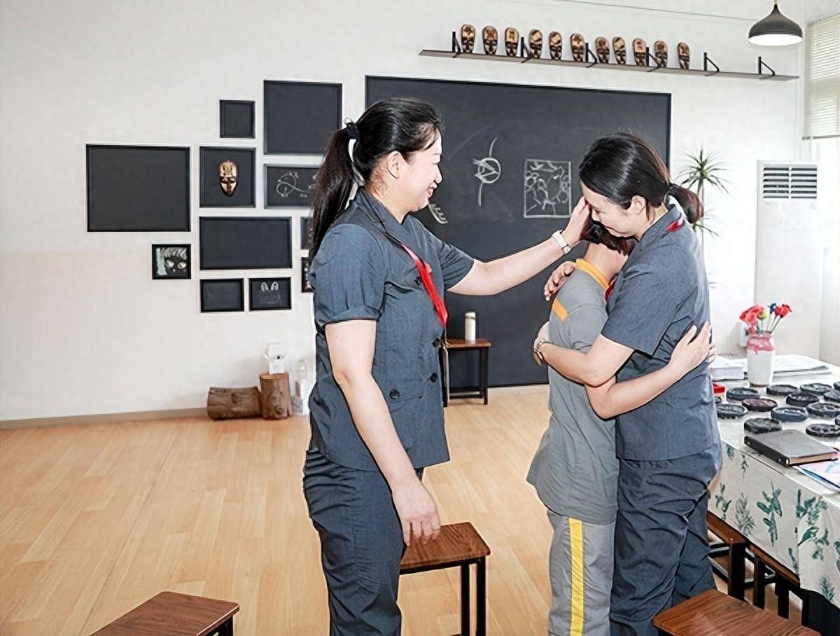 奶奶去世、爷爷患癌<strong></p>
<p>民生证券官网</strong>，16岁少女抢劫获刑9个月，泪洒法庭