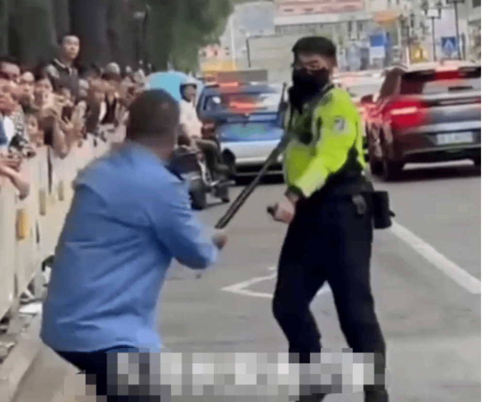 男子身着疑似辅警制服与东莞铁骑对峙<strong></p>
<p>国金证券怎么样</strong>，官方回应：非警务辅助人员