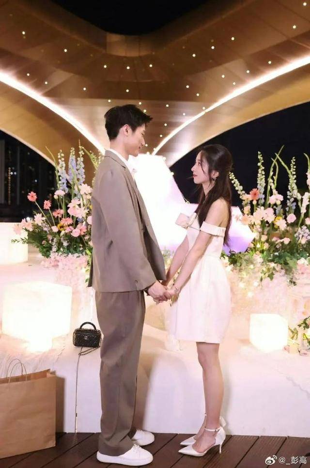从官宣到分手不足10天<strong></p>
<p>伦敦证券交易所</strong>，你还敢嗑恋综cp吗？