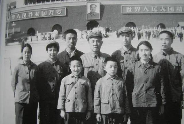 开国上将苏振华同志三子苏柏楠病逝<strong></p>
<p>证券营业部</strong>，享年73岁
