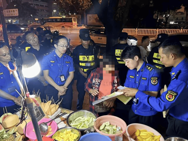 “锅铲声敲得我睡不着”！深夜<strong></p>
<p>搜狐证券</strong>，深圳多名流动摊贩被劝离……