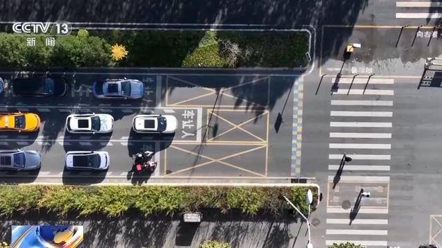 “闯绿灯”也违法<strong></p>
<p>美林证券</strong>？这种情况记2分罚款200元