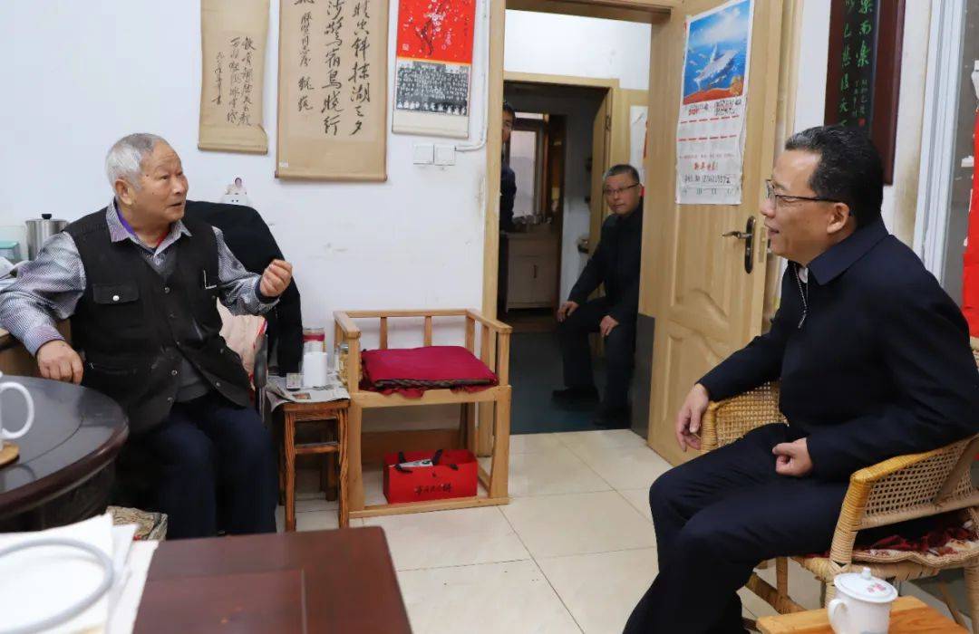 履新黄山市委书记首日<strong></p>
<p>美林证券</strong>，丁纯第一时间走访看望老同志