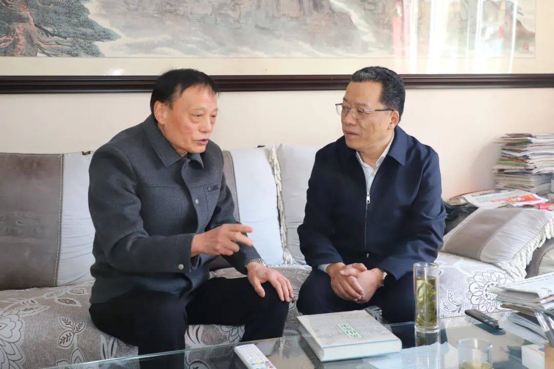 履新黄山市委书记首日<strong></p>
<p>美林证券</strong>，丁纯第一时间走访看望老同志