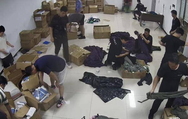 杭州一服装企业收到大量退货单<strong></p>
<p>世纪证券官网</strong>，打开发现已被调包
