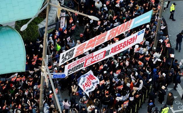 弹劾尹锡悦动议破产<strong></p>
<p>证券投资顾问业务暂行规定</strong>，韩国执政党耍无赖：人不交、总统权力也不交