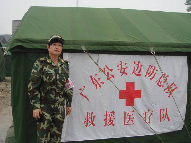 “本想当一回无名英雄<strong></p>
<p>证券投资分析</strong>，现在当不成了” 深圳退休医生航班上救人引发全国网友点赞