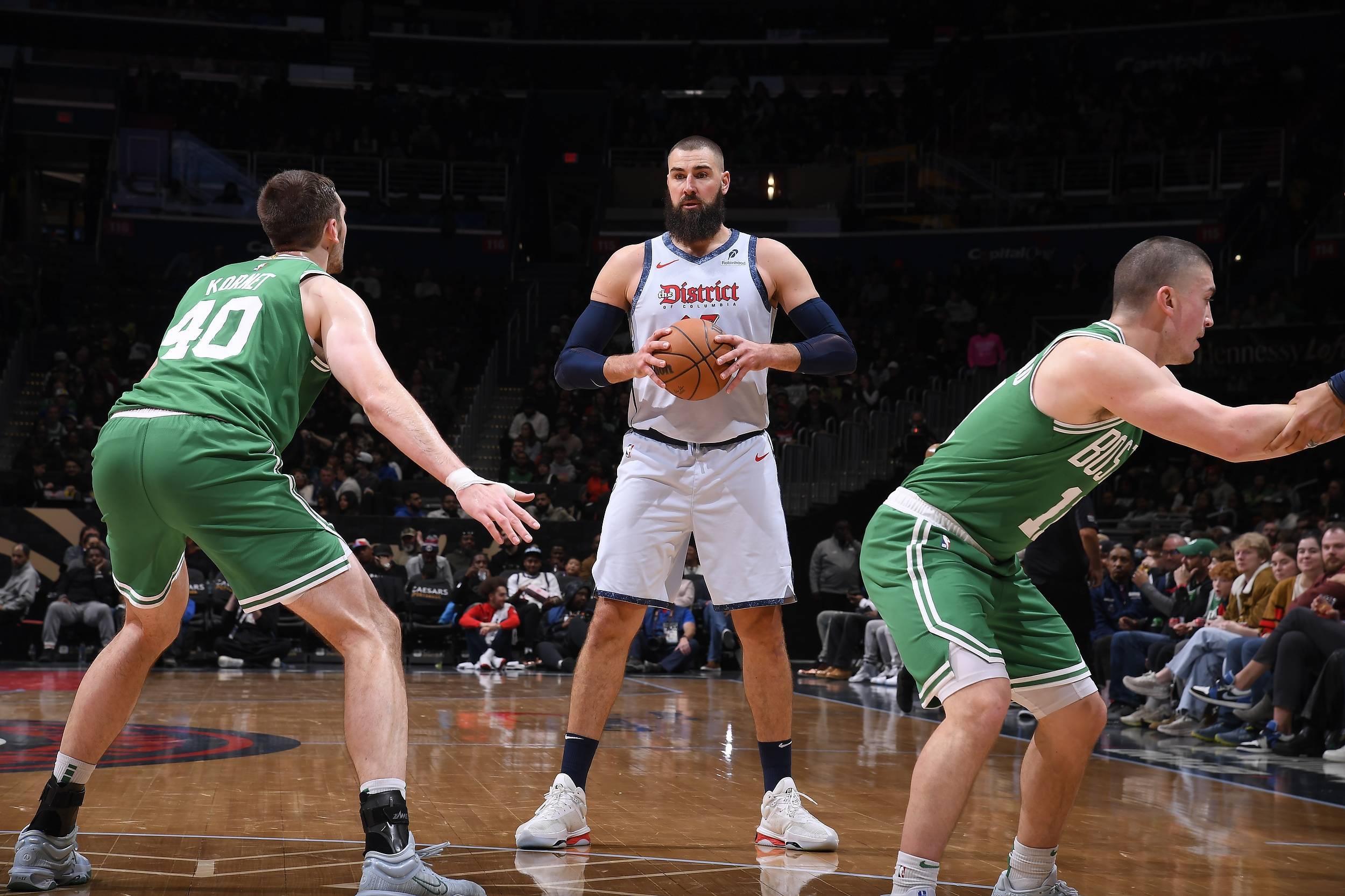 NBA赛程才过四分之一<strong></p>
<p>中国证券协会</strong>，这支球队差到球员都在吐槽自己