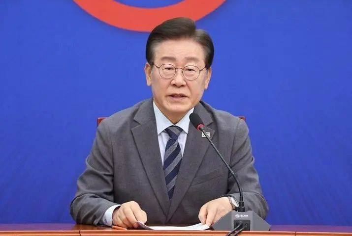 韩国政坛惊天翻转：尹锡悦陷叛乱漩涡<strong></p>
<p>中国证券协会</strong>，新总统人选扑朔迷离，究竟谁笑到最后？