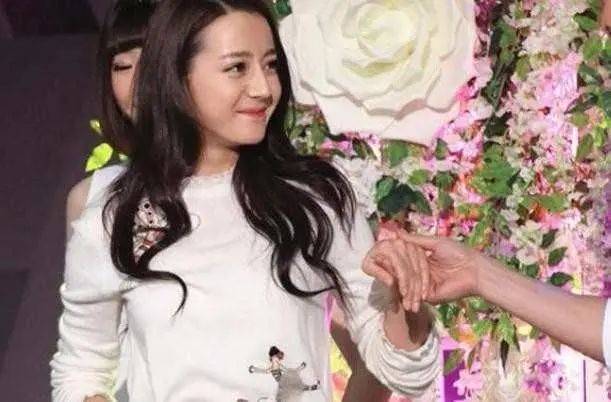 女明星首次登上《快本》的时候是什么样子？那时候的她们都好青涩<strong></p>
<p>招商证券招聘</strong>！