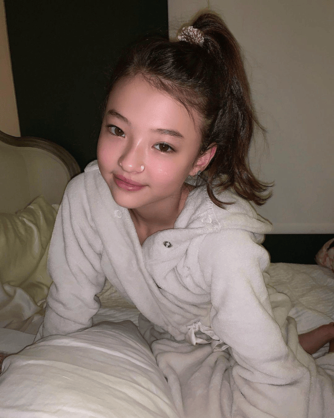 德韩混血造就“人间颜值奇迹”<strong></p>
<p>招商证券招聘</strong>，被誉为小Jennie的Ella Gross出道即巅峰！