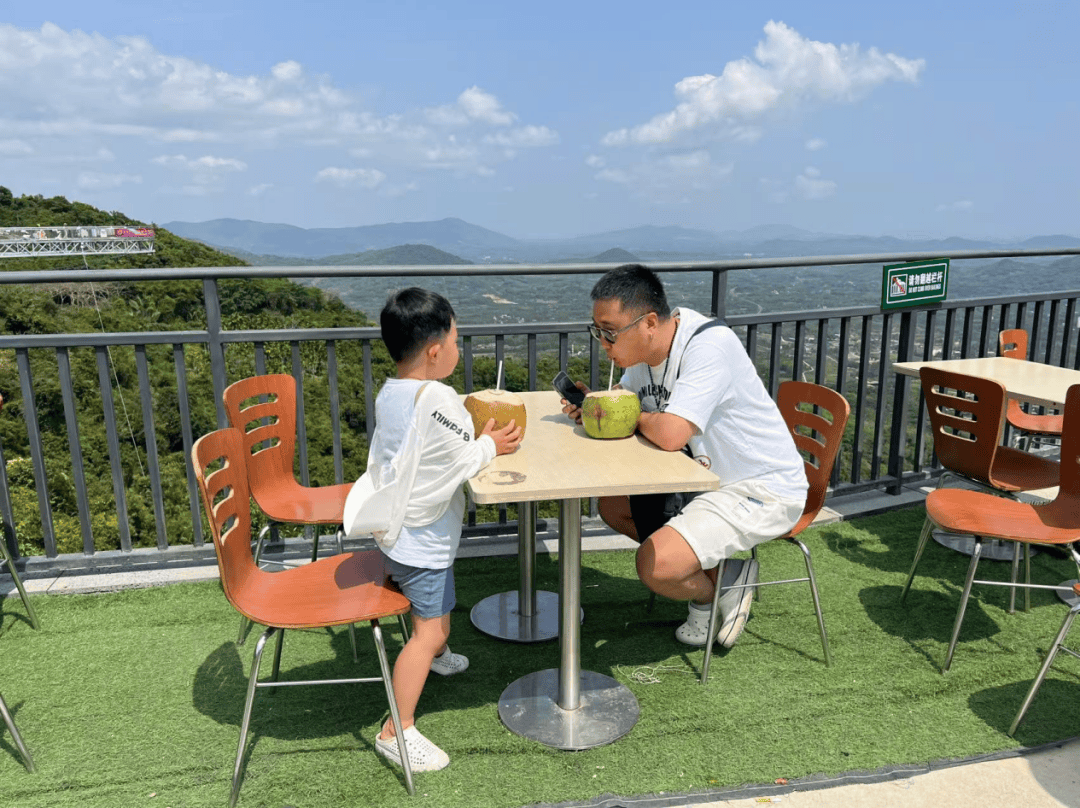 两年跑15万公里<strong></p>
<p>招商证券招聘</strong>，小伙为北京菜市场、打折超市和五环外小店带货