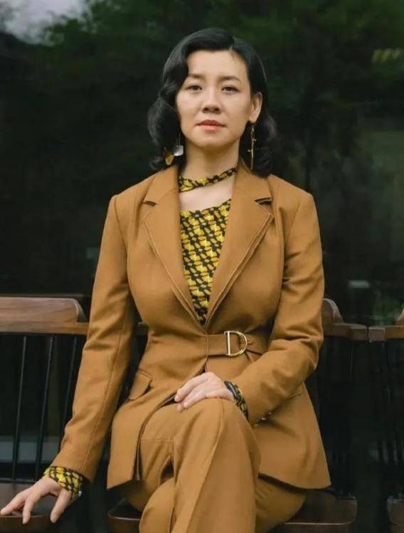 她本是阔太太<strong></p>
<p>招商证券招聘</strong>，被导演喊来临时救场，却意外走红，50岁片约不断