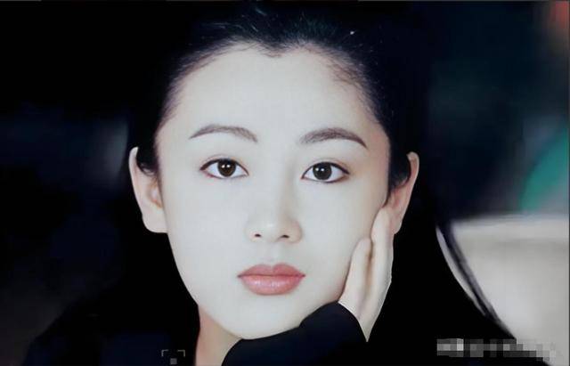 “大陆第一美人”两大名导为其沉迷<strong></p>
<p>招商证券招聘</strong>，今55岁却像25岁的她经历了啥