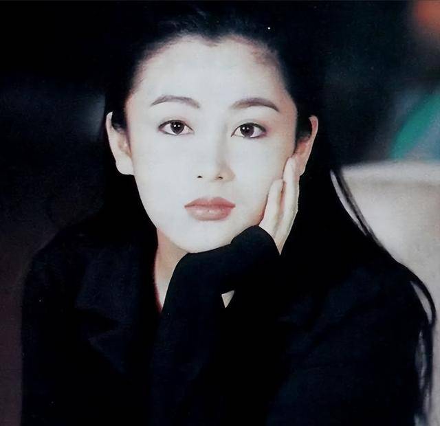 “大陆第一美人”两大名导为其沉迷<strong></p>
<p>招商证券招聘</strong>，今55岁却像25岁的她经历了啥