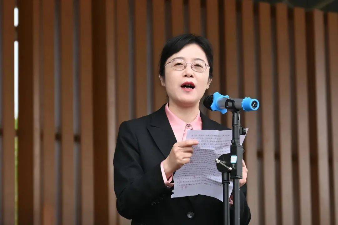 中学校长蒋骞<strong></p>
<p>安信证券股份有限公司</strong>，拟升副厅级