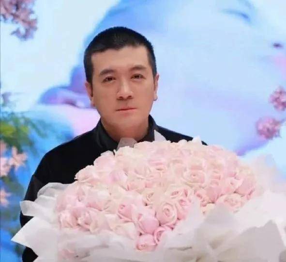 昔日夫妻之情皆沦为他炒热度的工具<strong></p>
<p>海通证券招聘</strong>，这场博眼球的闹剧何时结束？