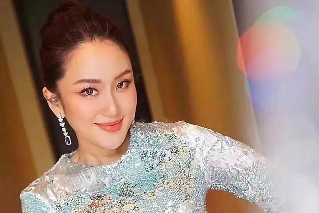深挖 | 即将访华的泰国总理佩通坦<strong></p>
<p>国信证券金太阳</strong>，是他信女儿，也是“泰国第一名媛”