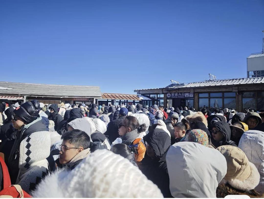 有游客被困玉龙雪山山顶<strong></p>
<p>国信证券金太阳</strong>？景区回应：现在是雪山风季 已实行限流