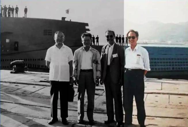 黄旭华逝世<strong></p>
<p>上海证券交易所网站</strong>，这张合影全部灰了！我国第一代核潜艇4位总师均已去世