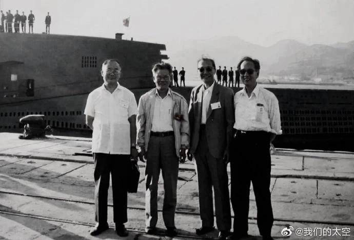 黄旭华逝世<strong></p>
<p>上海证券交易所网站</strong>，这张合影全部灰了！我国第一代核潜艇4位总师均已去世