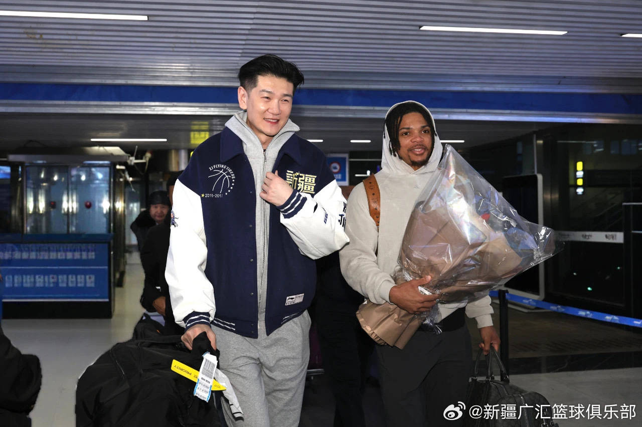 身体素质炸裂<strong></p>
<p>高盛高华证券有限责任公司</strong>！新疆新外援首秀上演滑翔飞扣