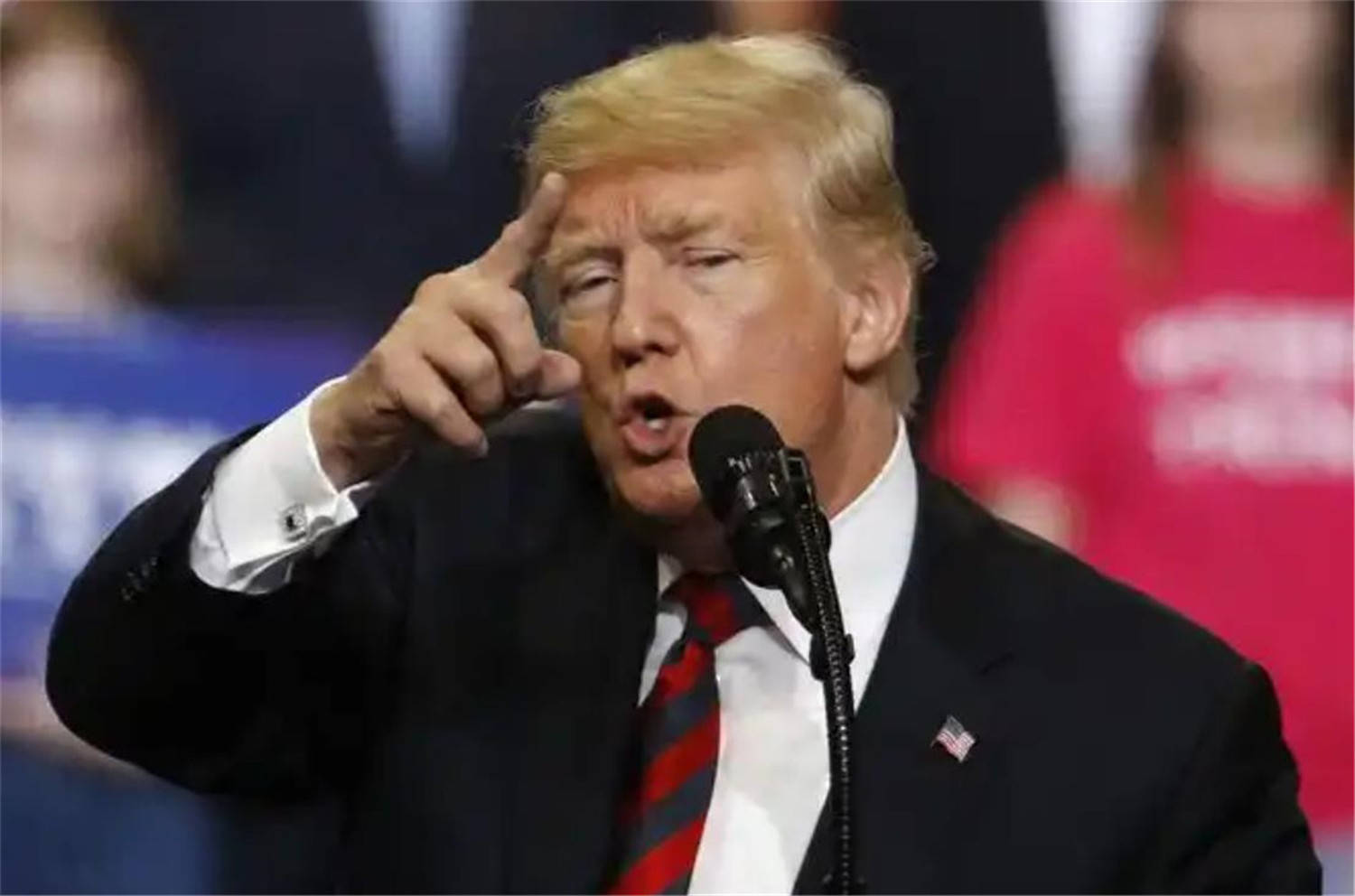 中方偏不上谈判桌<strong></p>
<p>nba</strong>，特朗普被逼急，对华态度大变，一点办法都没有