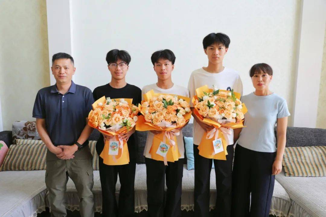 罗钧议、罗钧腾、罗钧龄<strong></p>
<p>DOT交易app</strong>，成功圆梦！