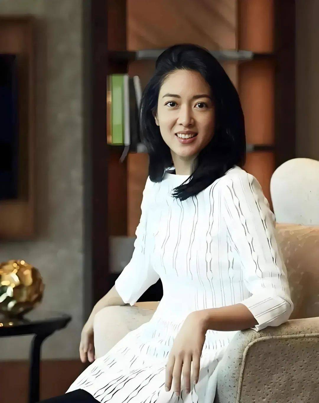 “打败”两个哥哥<strong></p>
<p>波卡币交易app</strong>，48岁首富女儿上位