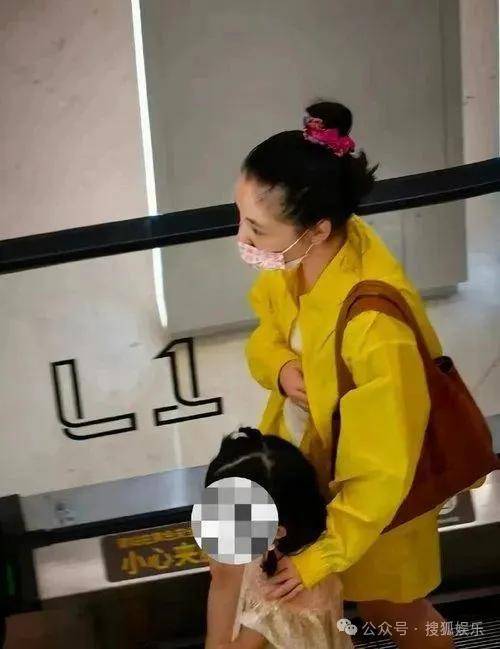 离婚三年又被拍到亲密逛超市<strong></p>
<p>币安币交易app</strong>，他俩这是纯带娃还是真复合了？