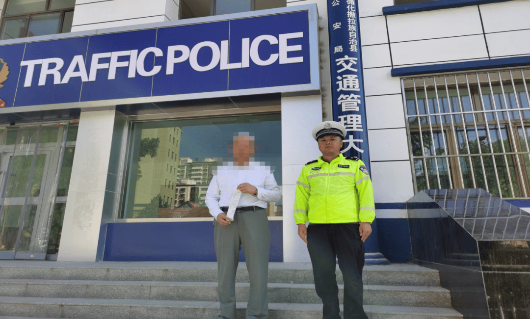 惊险<strong></p>
<p>币安币交易app</strong>！青海一女童竟端坐在行驶中的轿车车顶！