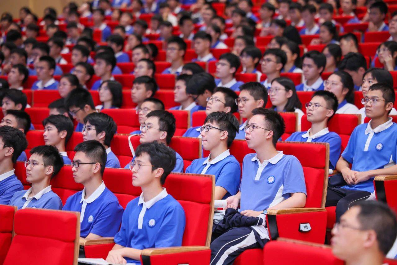 “国宝级”科学家空降<strong></p>
<p>艾达币交易app</strong>！白春礼院士为中科附高师生揭秘中国深海科技