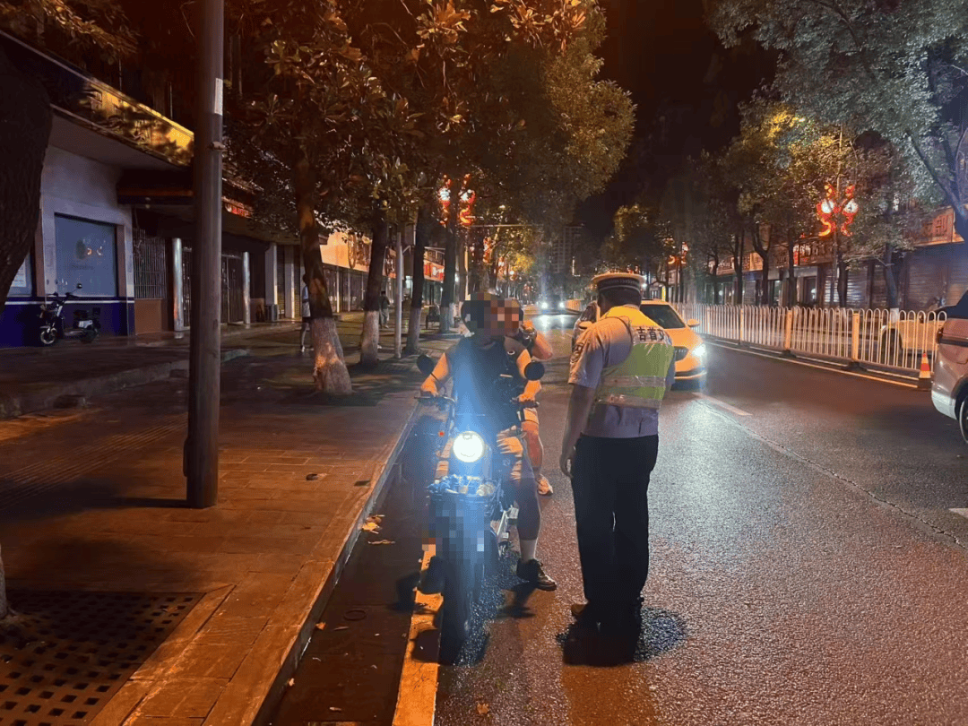 多地严查“人造太阳”<strong></p>
<p>艾达币交易app</strong>！湖南交警提醒