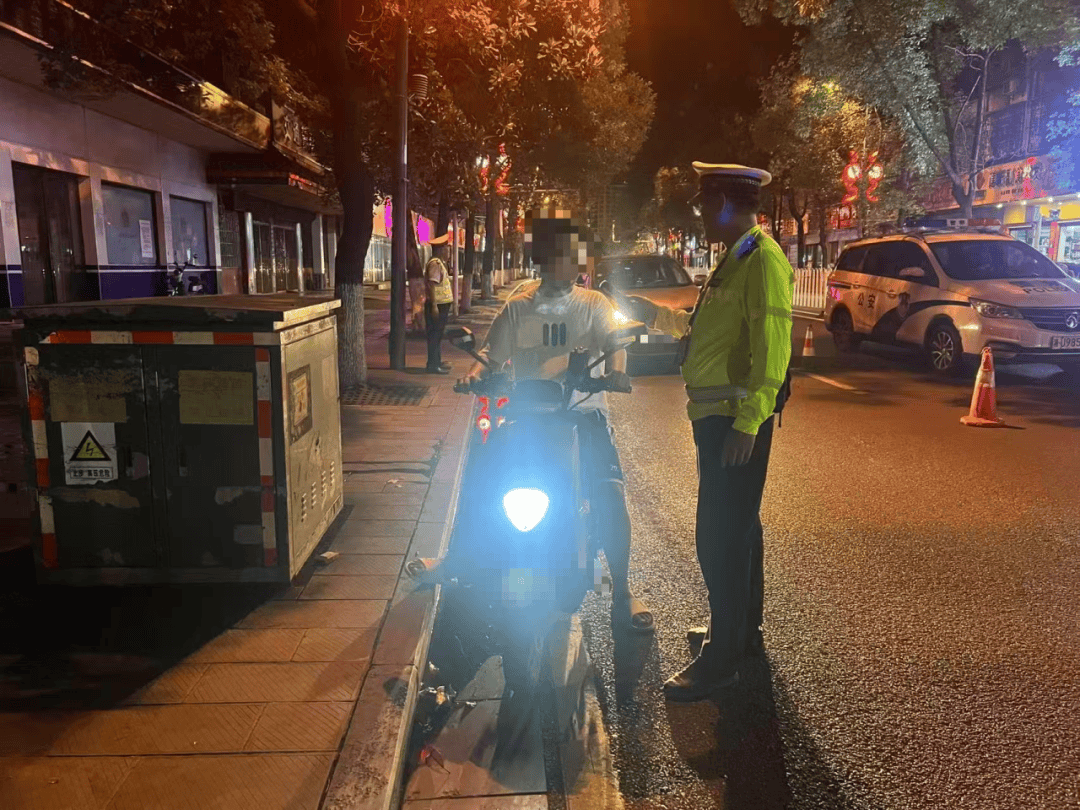 多地严查“人造太阳”<strong></p>
<p>艾达币交易app</strong>！湖南交警提醒