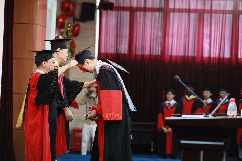学历不应该是枷锁！中科院博士辞职开民宿<strong></p>
<p>BCH交易app</strong>，年营收400万，从高材生到成功创业者