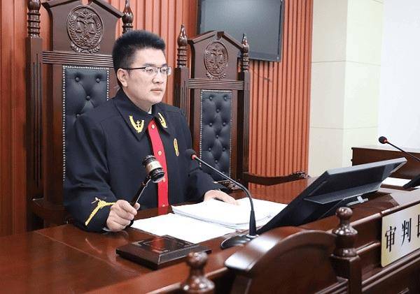 秦岭脚下二十年如一日健身晨跑的他<strong></p>
<p>莱特币交易app</strong>，以自律、温度与力量滋养法治年轮