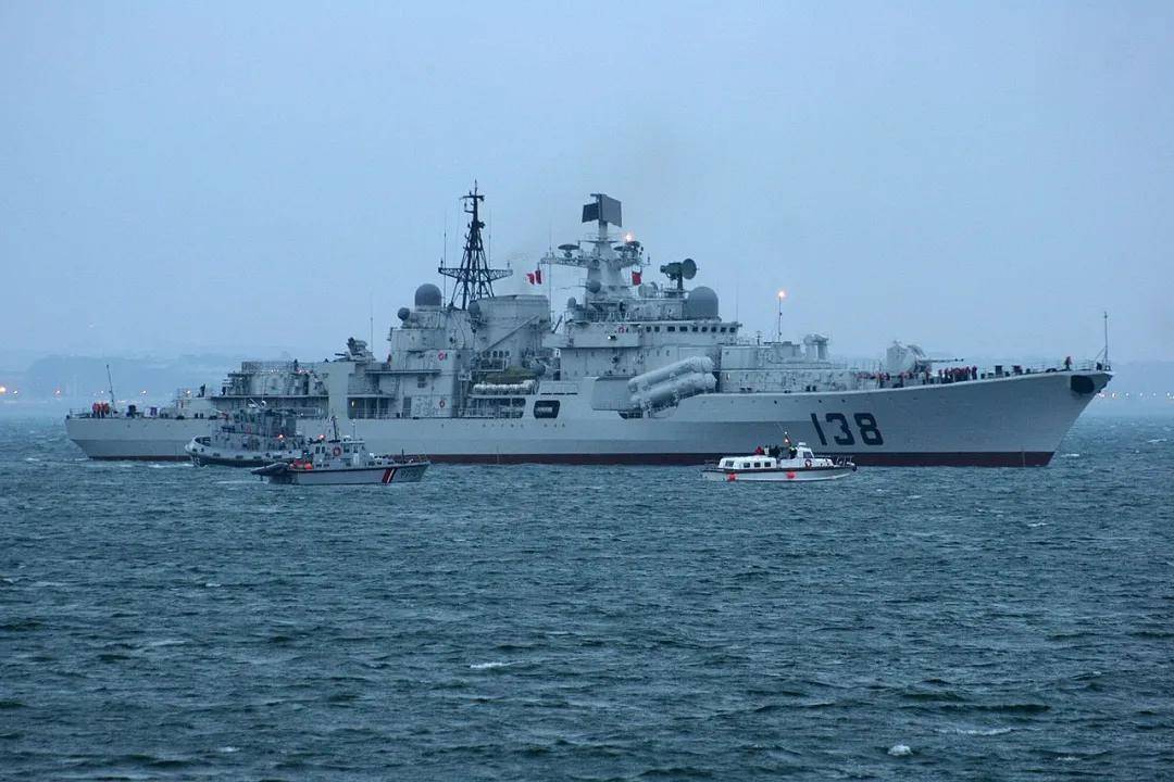 解放军海军装备俄制AKS-74U<strong></p>
<p>比特币交易app</strong>，为啥不用国产步枪？
