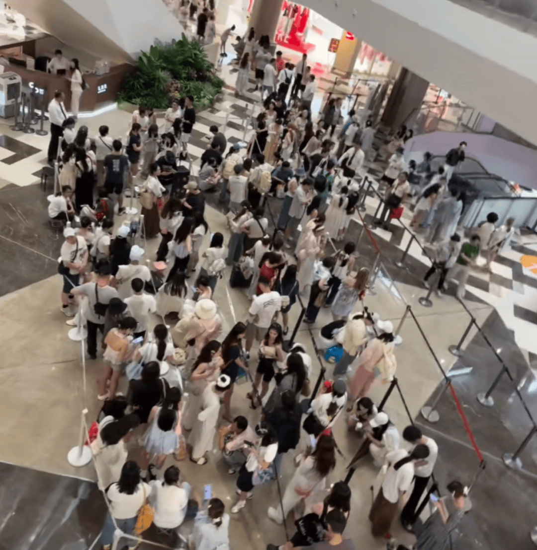 开业第一天就闭店！人多到崩溃<strong></p>
<p>比特币交易app</strong>，排队超8小时，品牌道歉，补偿方案公布！