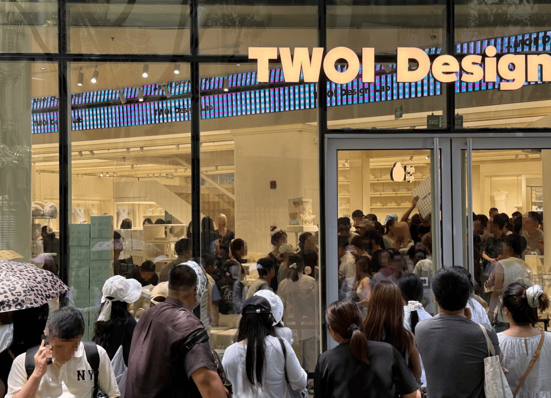 开业第一天就闭店！人多到崩溃<strong></p>
<p>比特币交易app</strong>，排队超8小时，品牌道歉，补偿方案公布！