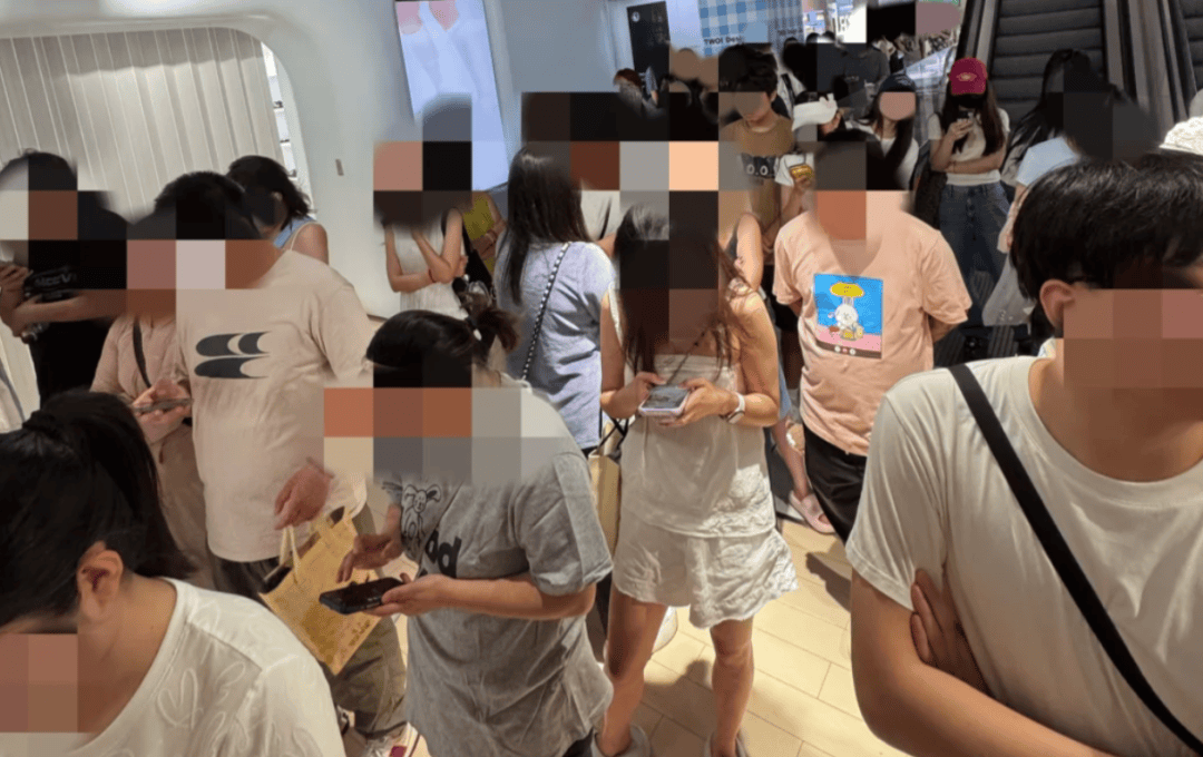 开业第一天就闭店！人多到崩溃<strong></p>
<p>比特币交易app</strong>，排队超8小时，品牌道歉，补偿方案公布！