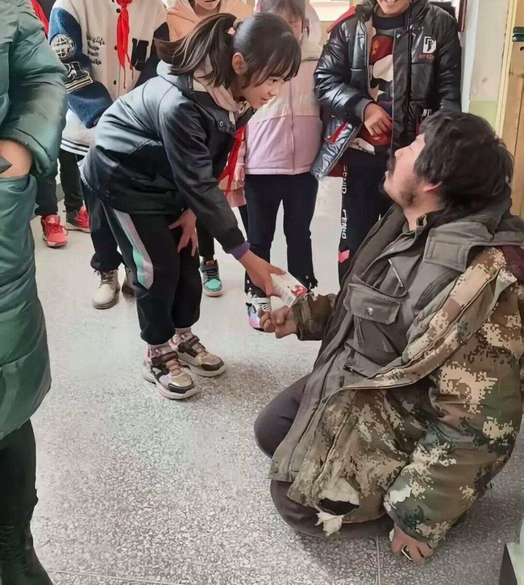 遗憾！受拾荒者资助感动全网女孩意外去世<strong></p>
<p>区块链挖矿交易app</strong>，此前两人相见泪流满面感动全网