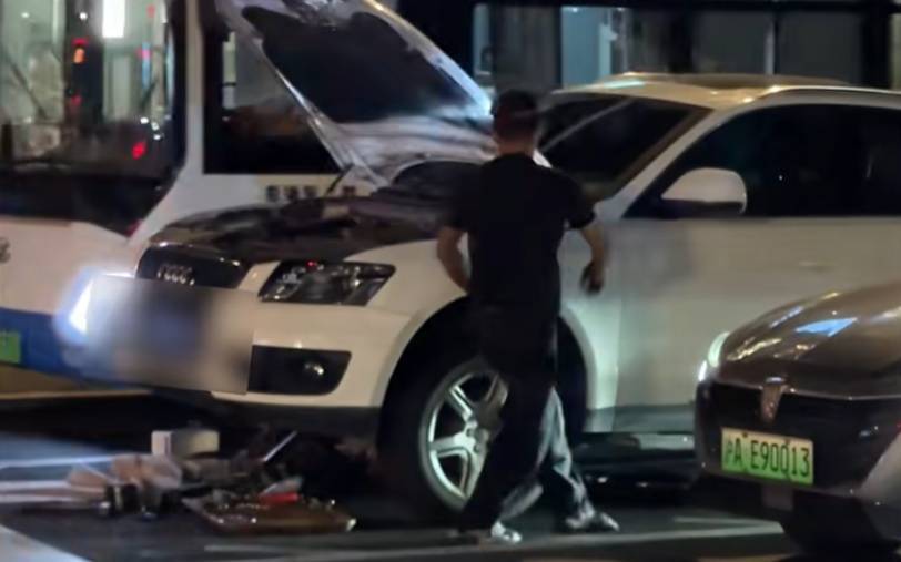上海警方：王某（男<strong></p>
<p>区块链挖矿交易app</strong>，40岁）、邹某某（男，43岁）被处罚！事发闹市区，这一幕太离谱…