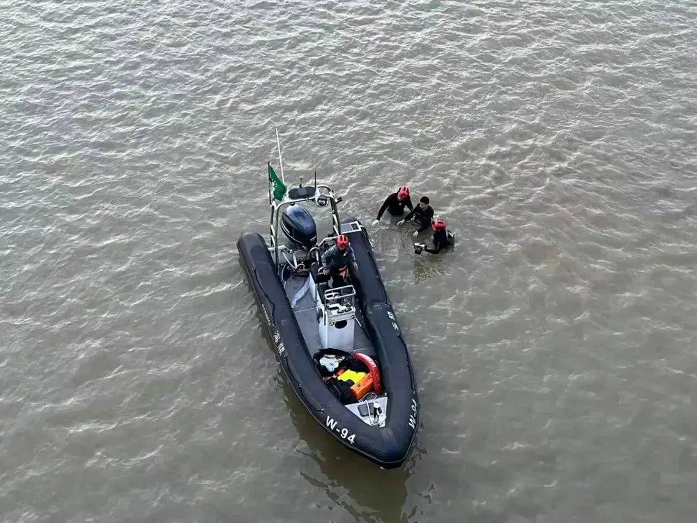 36岁内地男子靠“水下推进器”偷渡至澳门<strong></p>
<p>OKEx交易平台</strong>，被海关抓个正着，获刑4个月
