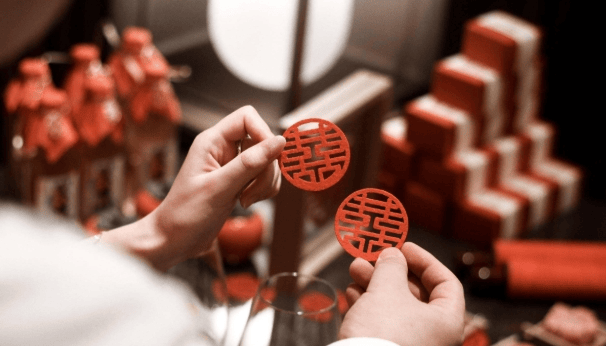 无接亲、无伴娘伴郎、无司仪<strong></p>
<p>抹茶交易平台</strong>！95后花4万元办三无婚礼