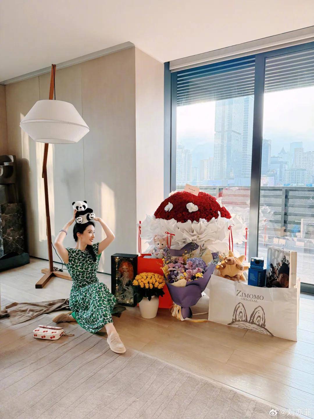 杨幂把钥匙扣扎在马尾上<strong></p>
<p>USDT交易平台</strong>，瞬间实现满39减20！