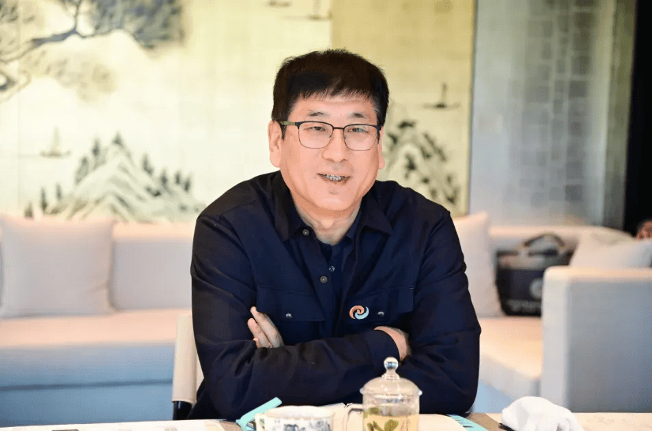 曹杰<strong></p>
<p>DOT交易平台</strong>，培植个人势力，违规为亲属谋求特殊待遇