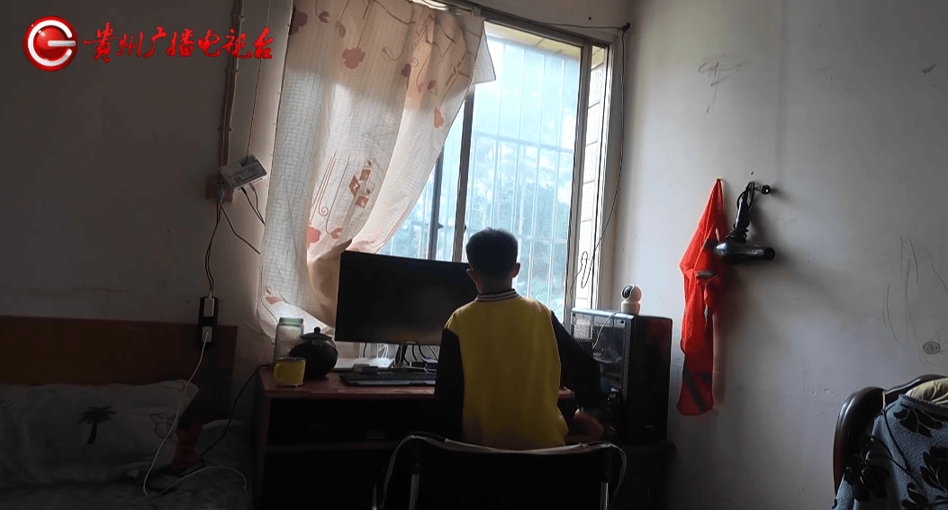 心酸！12岁男孩“独居”贵阳一安置房内<strong></p>
<p>BNB交易平台</strong>，父亲回应：迫于无奈，因为……