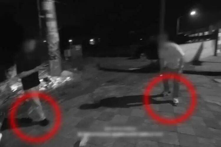 衣服都换了<strong></p>
<p>艾达币交易平台</strong>，却忘了换鞋子！上海警方：王某已被采取刑事强制措施