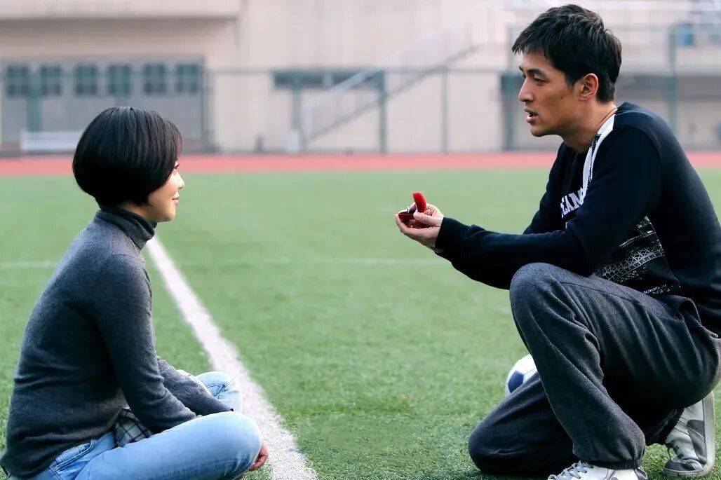 闫妮微醺式演唱再上热搜！35岁爆红后速成大满贯视后<strong></p>
<p>比特现金交易平台</strong>，她是松弛美学的代言人